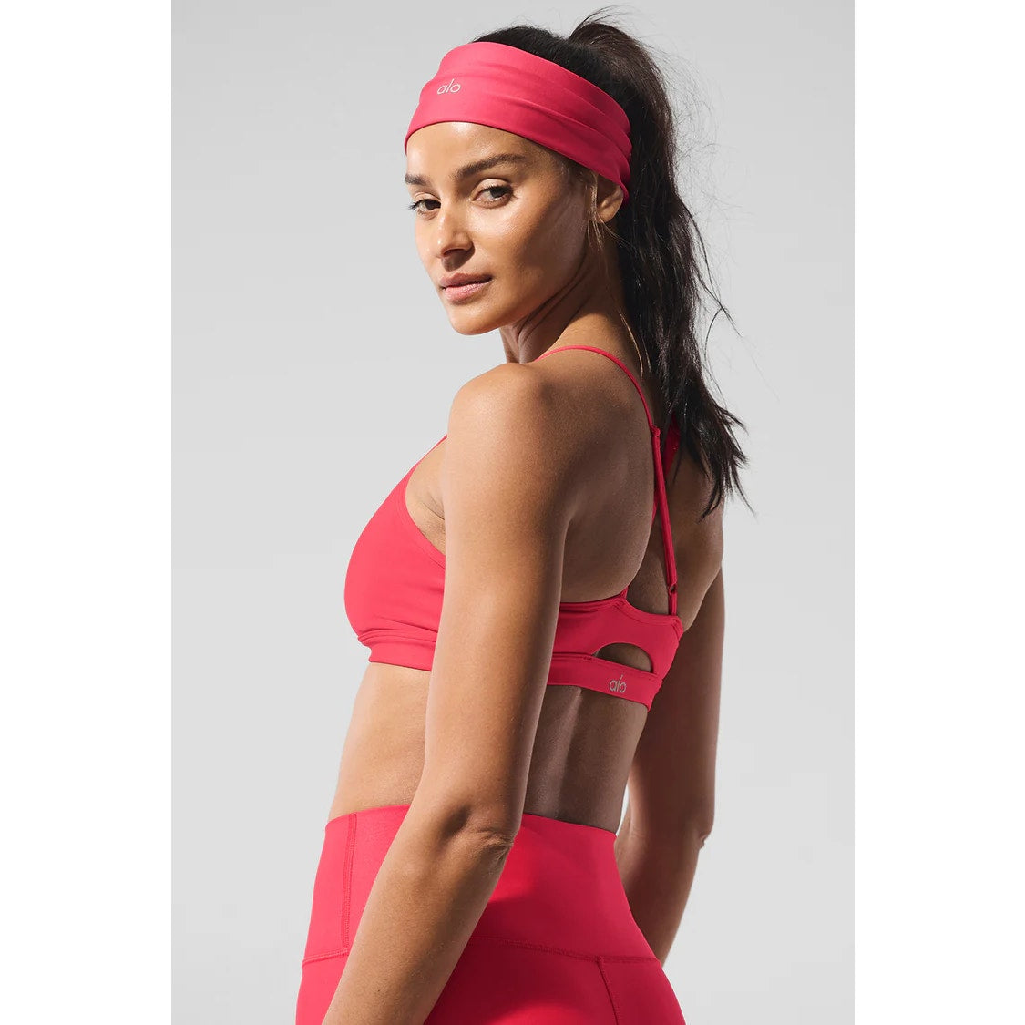 Alo Yoga Airlift Intrigue Crossback Strap Sports Bra Candy Red Small