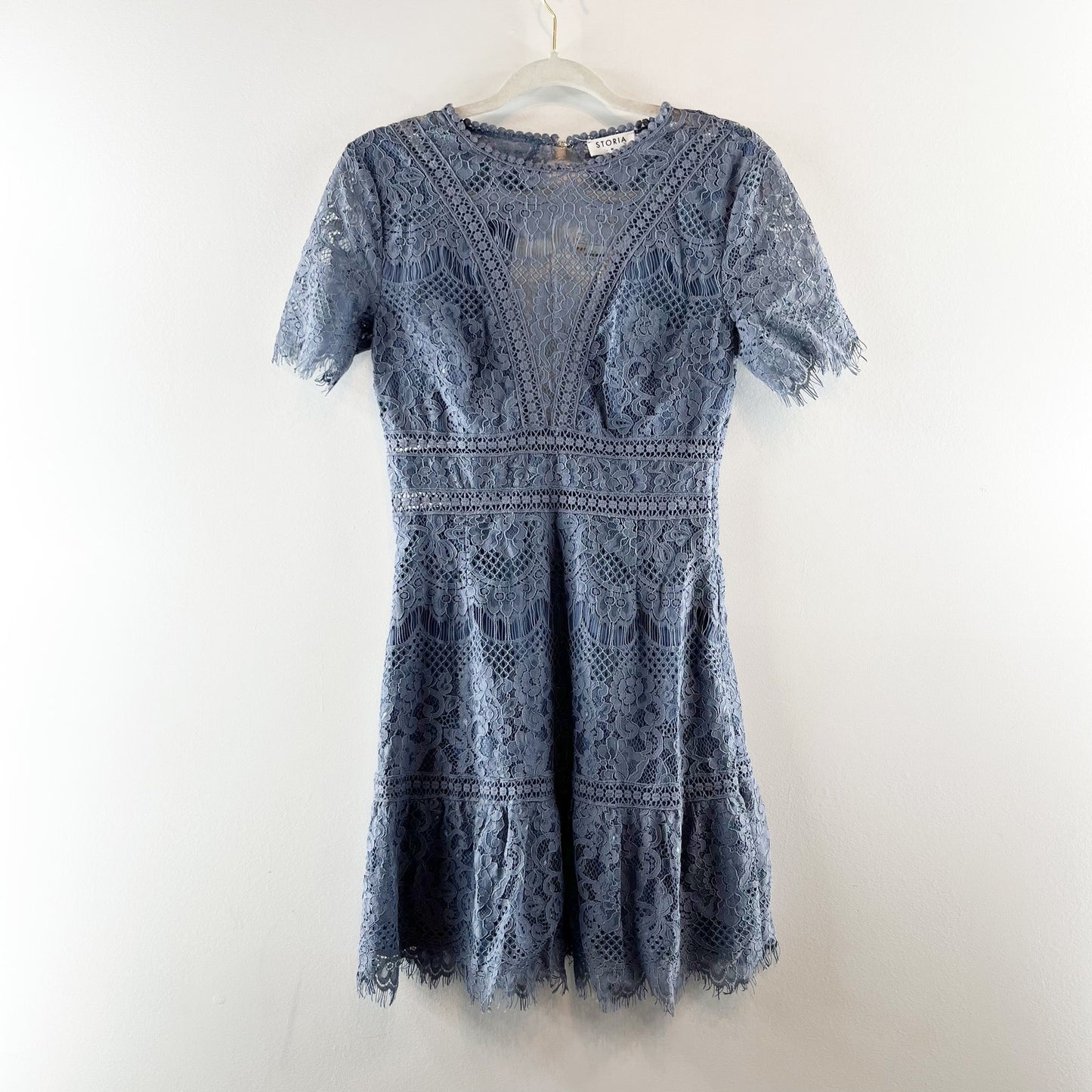 STORIA Henley Lace Short Sleeve Round Neck Keyhole Back Mini Dress Blue Medium