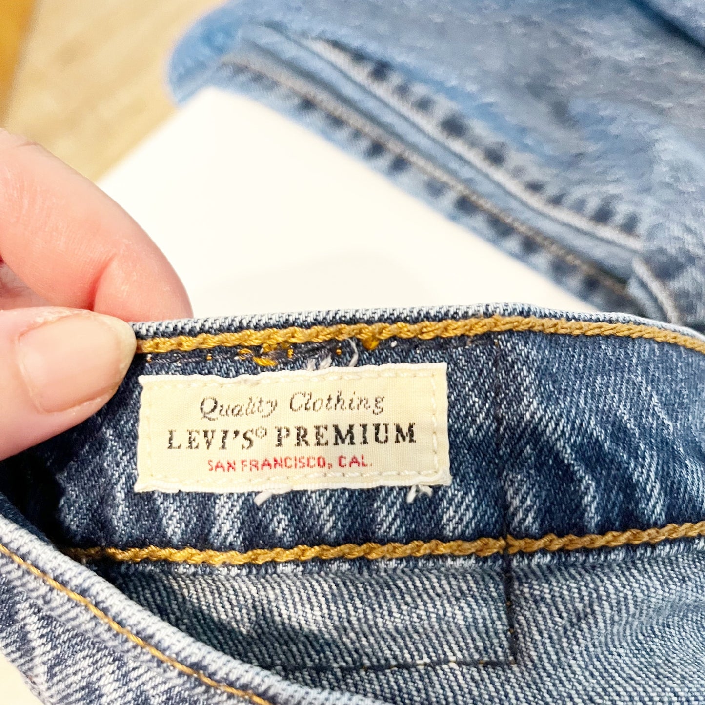 Levi's Premium Button Fly Medium Wash Denim Wedgie Straight Jeans Blue 26