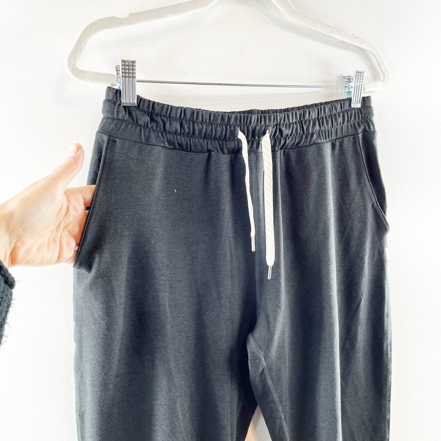 Vuori Performance Drawstring Jogger Pants Black Heather Medium