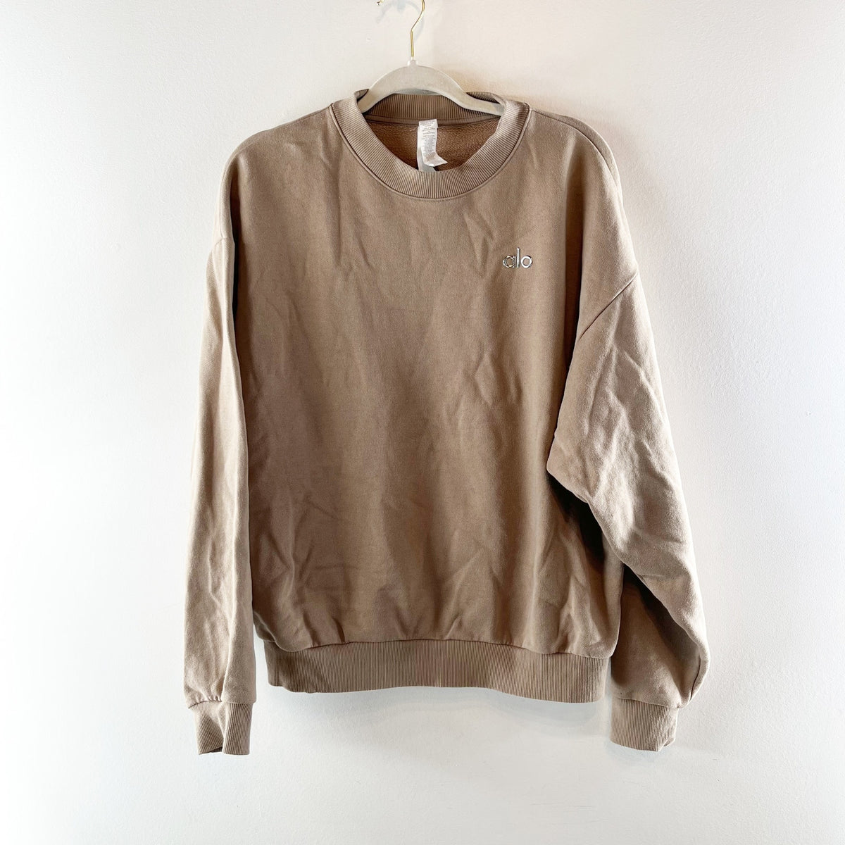 Alo Accolade Crewneck Sweatshirt Gravel Tan Small