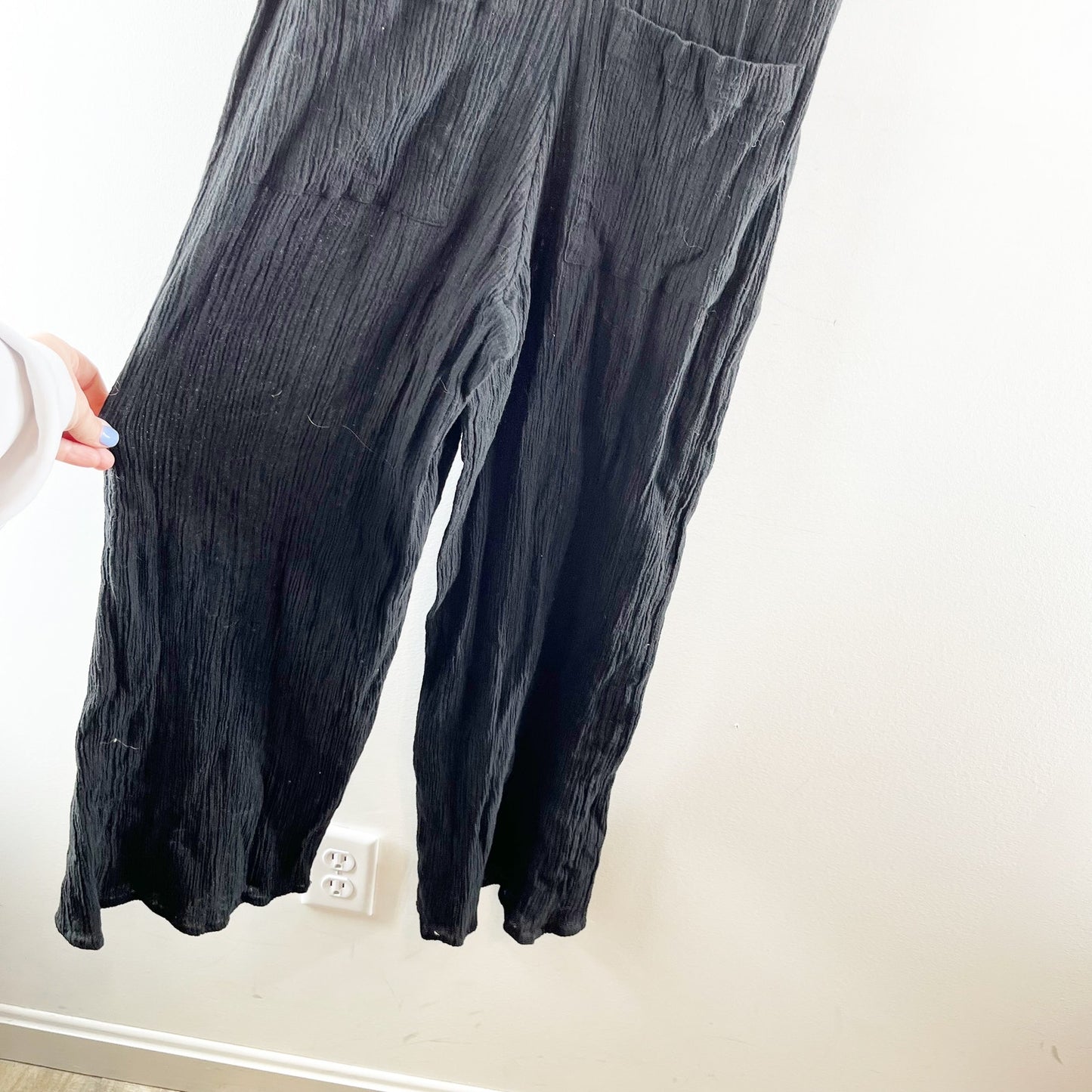 Elan V Neck Waistless Sleeveless Wide Leg Gauzy Jumpsuit Black Small