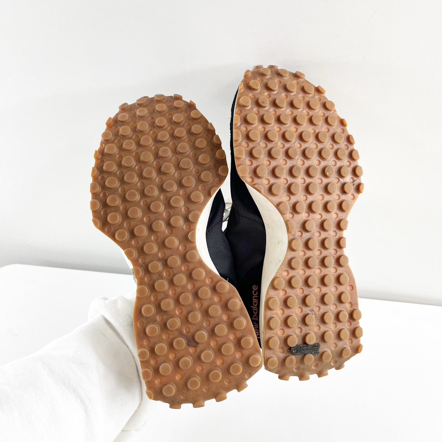 New Balance 327 Synthetic Suede N Logo Low Top Sneakers Black White Gum 7.5