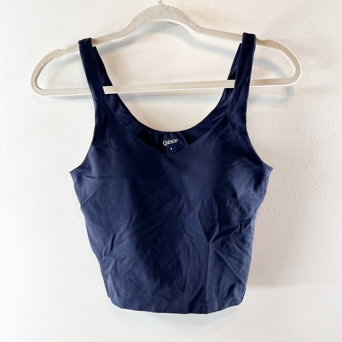 Quince Ultra-Form V-Neck Cropped Tank Top Built In Bra Navy Blue Small