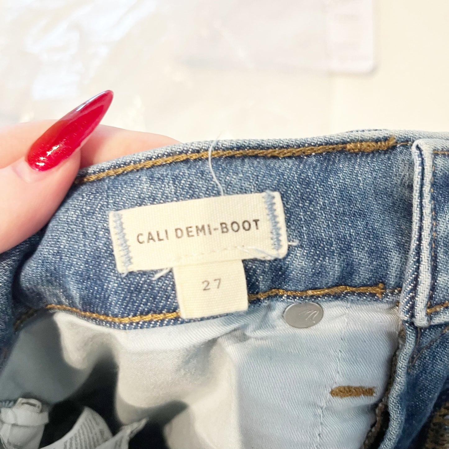Madewell Cali Mid-Rise Frayed Hem Demi-Bootcut Jeans Fleetwood Wash 27