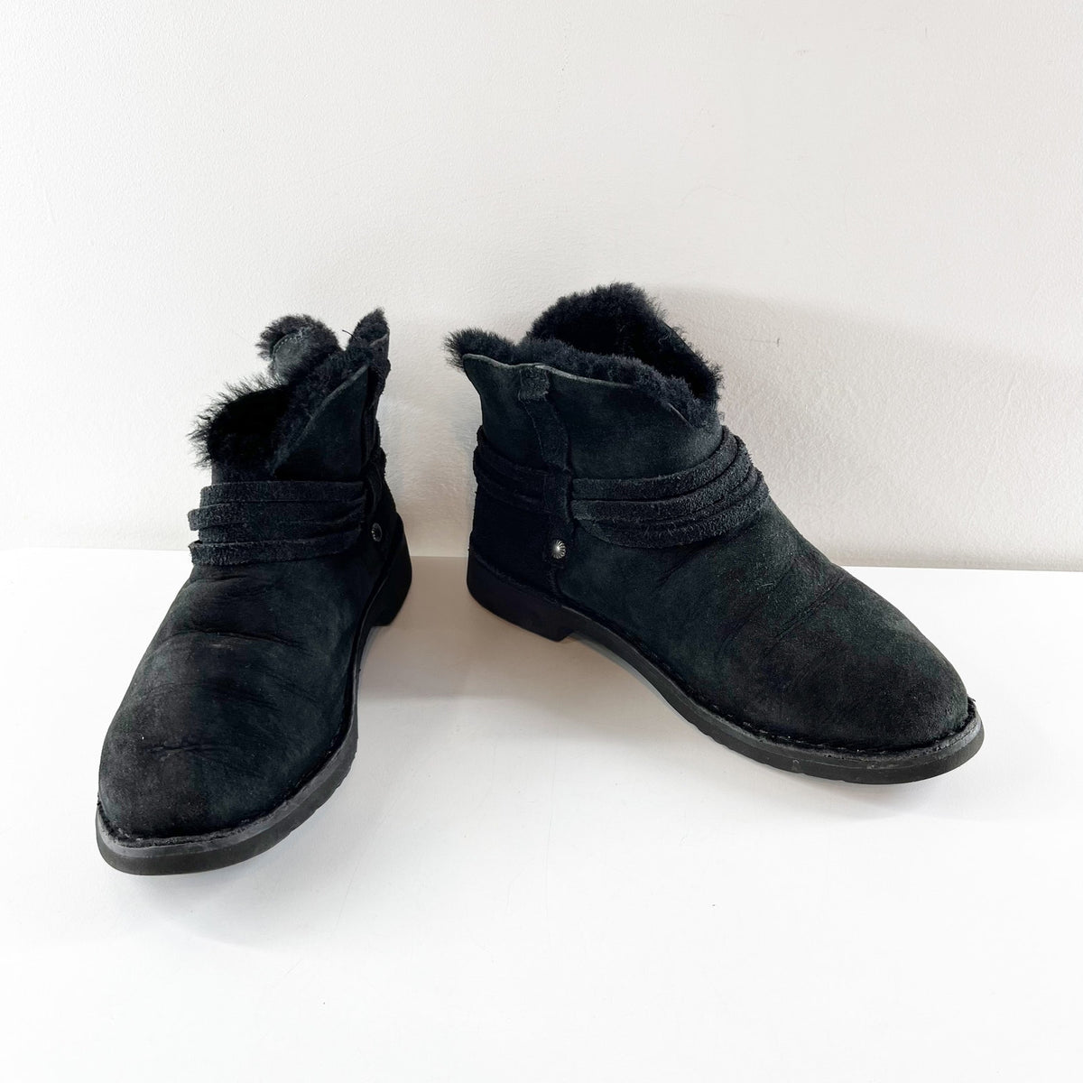 UGG Pasqual Shearling Lined Mini Winter Boot Booties Black 8