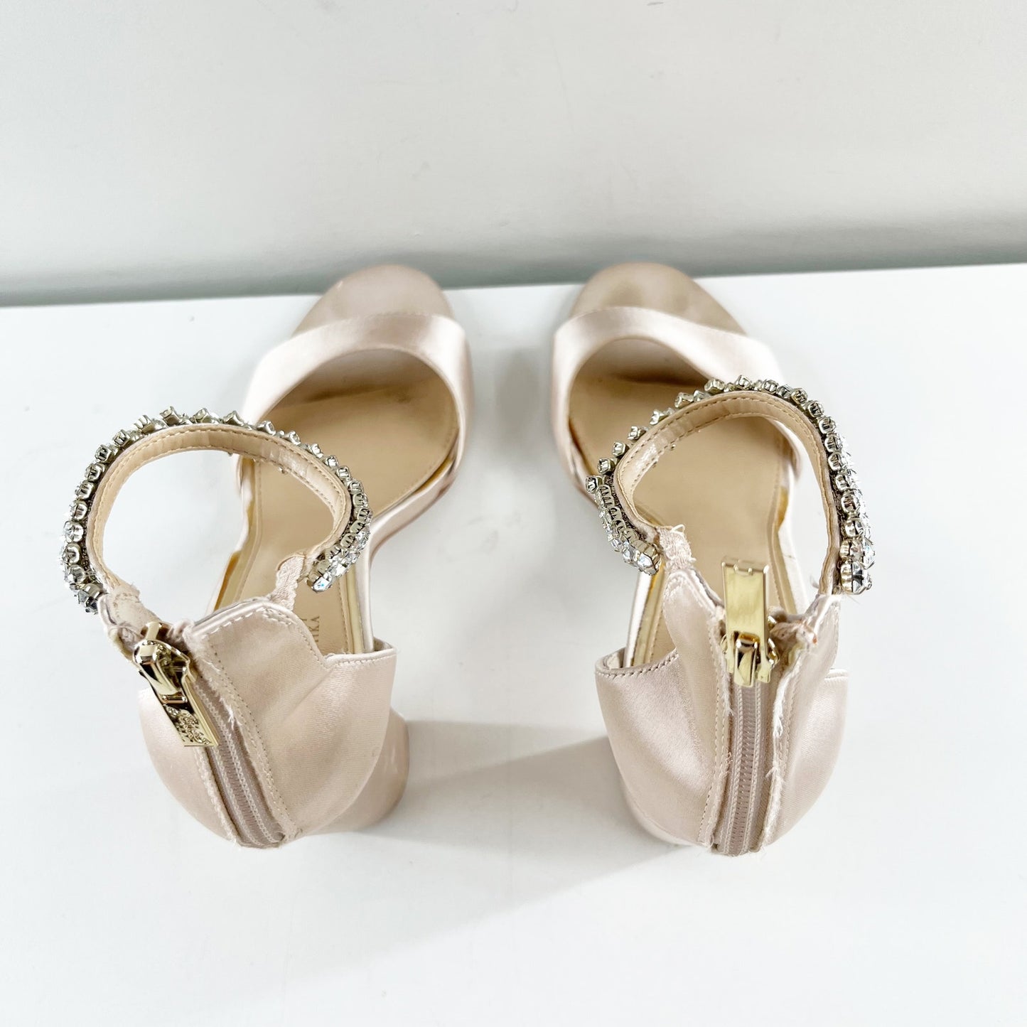 Jewel Badgley Mischka Louise Rhinestone Ankle Strap Peep Toe Block Heel Shoes 7