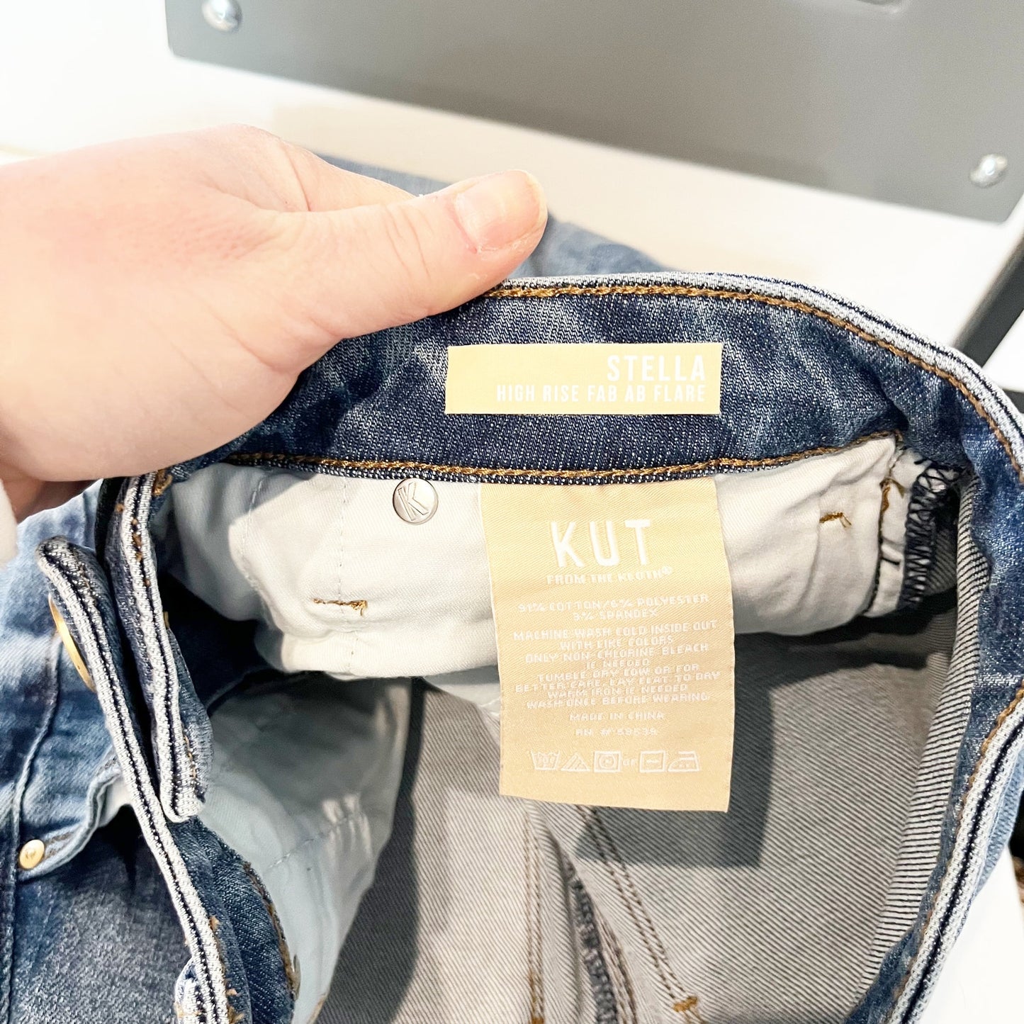 Kut From The Kloth Stella High Rise Fab Ab Flare Jeans Blue 4