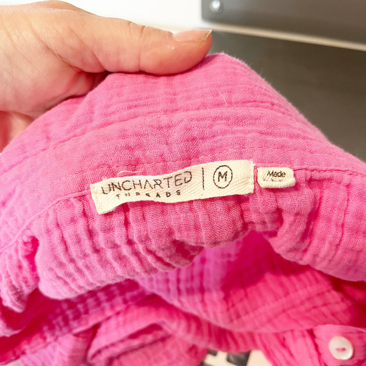 Uncharted Threads Long Sleeve Gauzy Cotton Button Down Shirt Pink Medium