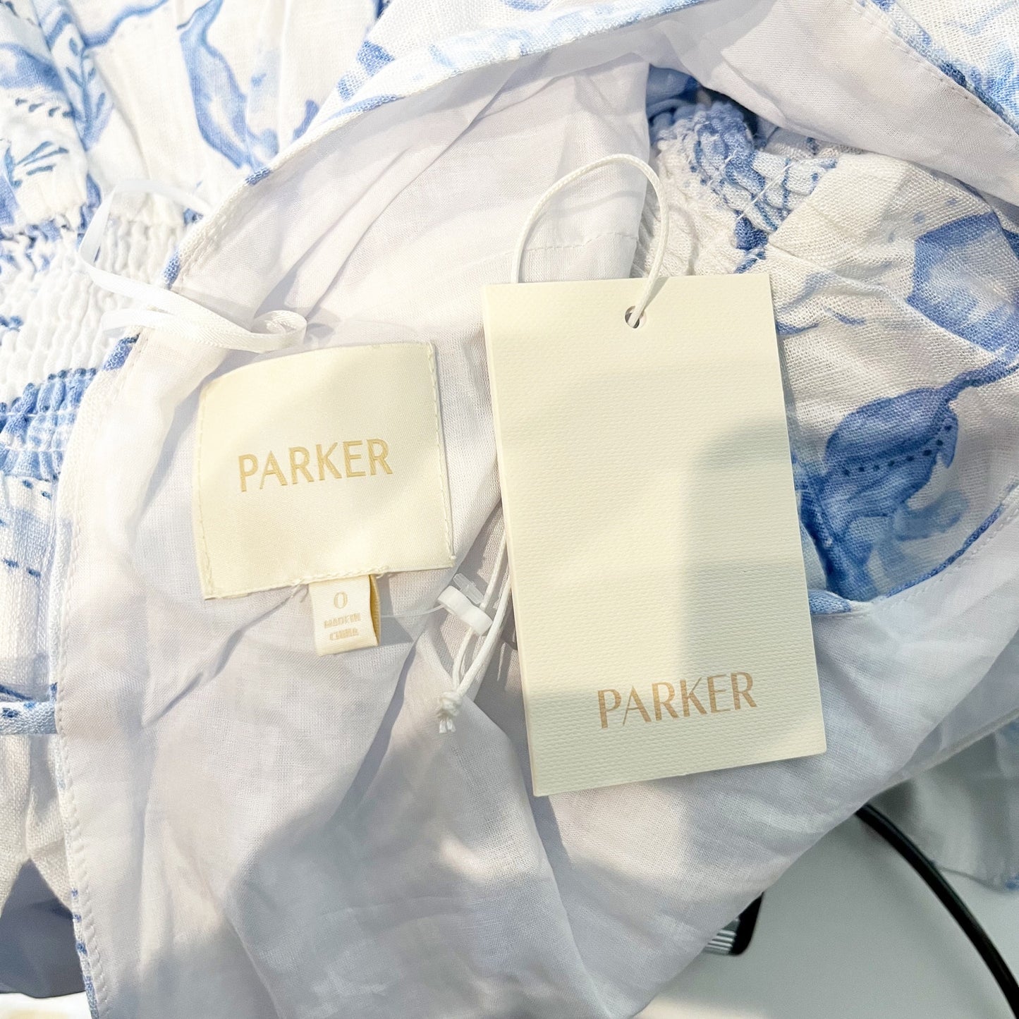 Parker Floral Print Short Sleeve V-Neck Ruched Blouse Top Lucent White Blue 0