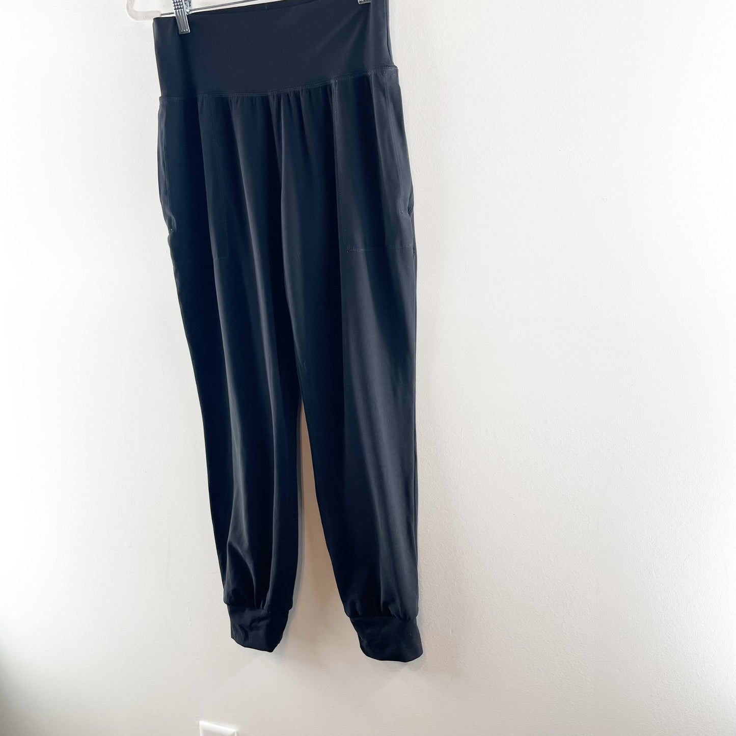 Athleta High Rise Salutation Jogger Pants Leggings Black Medium