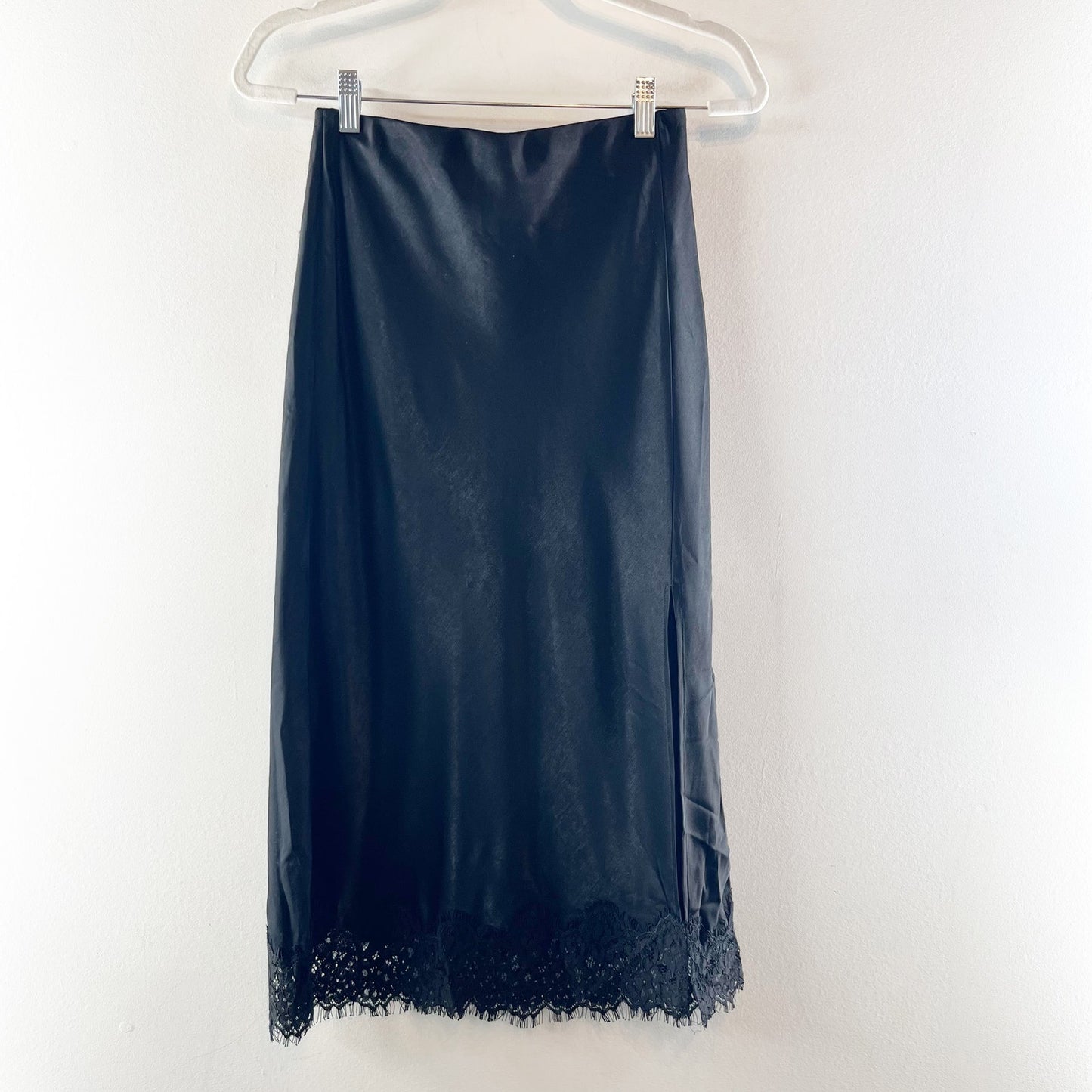Sanctuary Evereve Satin Midi Slip Skirt with Lace Hem and Slit Black Small