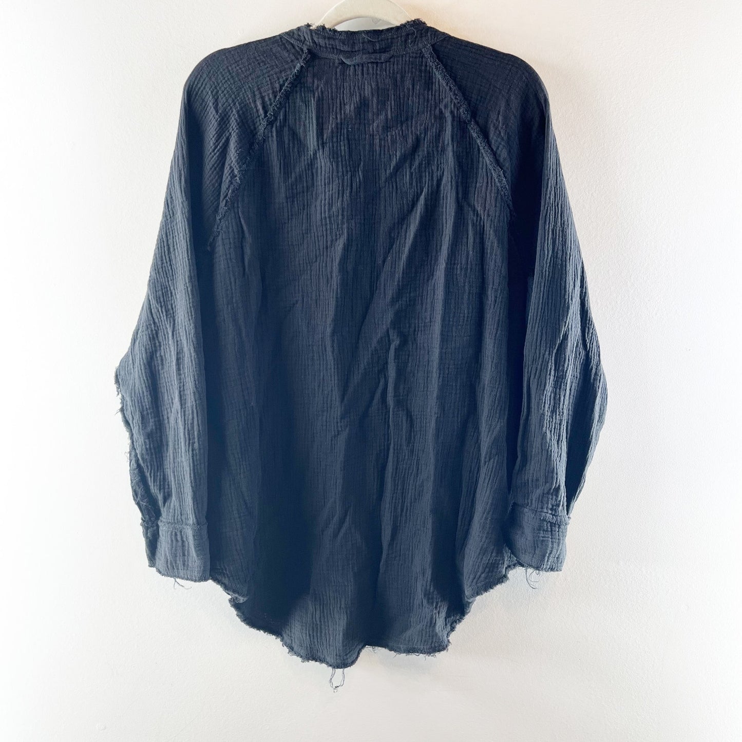 Aerie Crinkled Gauze Long Sleeve Curved Hem Oversized Button-Down Shirt Black S