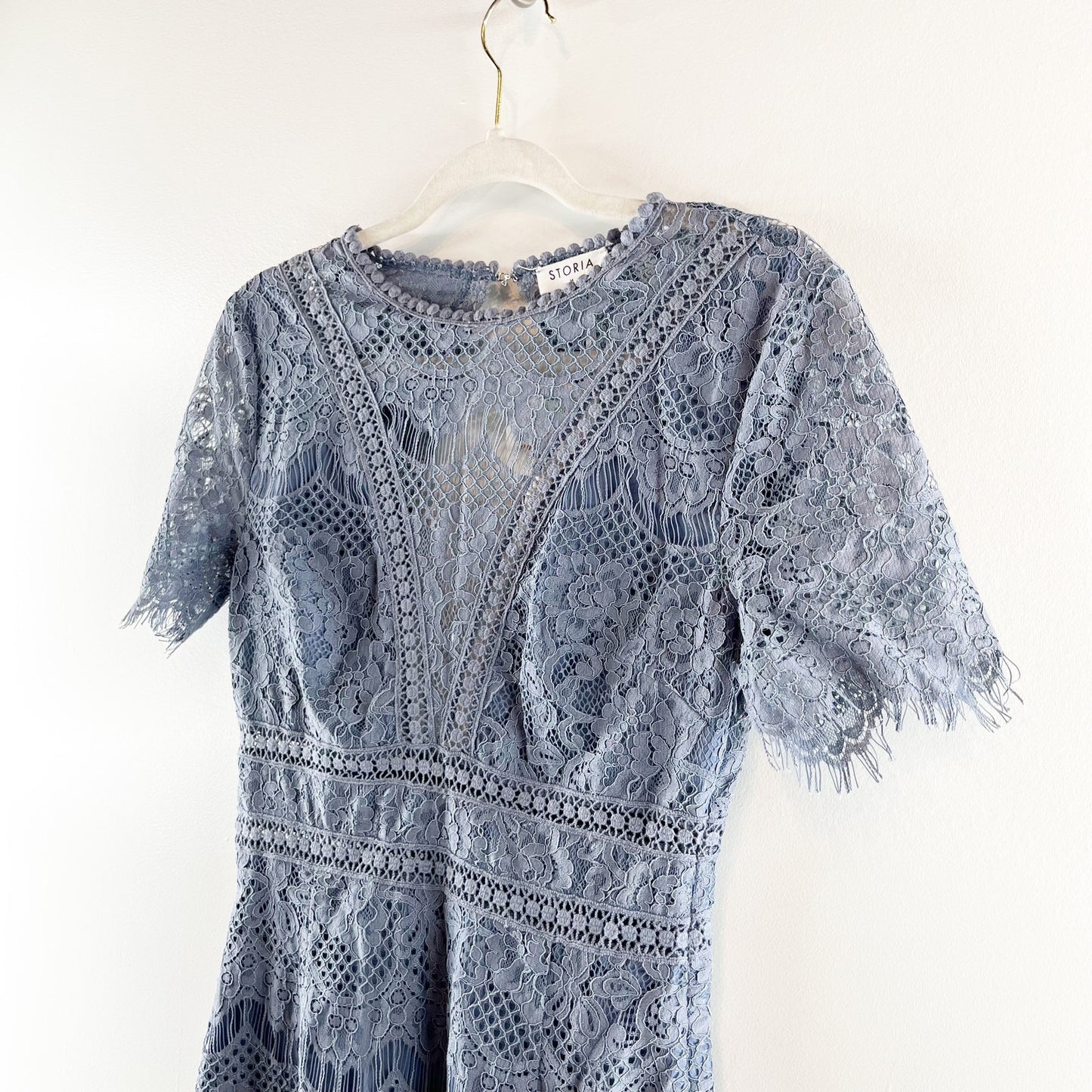 STORIA Henley Lace Short Sleeve Round Neck Keyhole Back Mini Dress Blue Medium