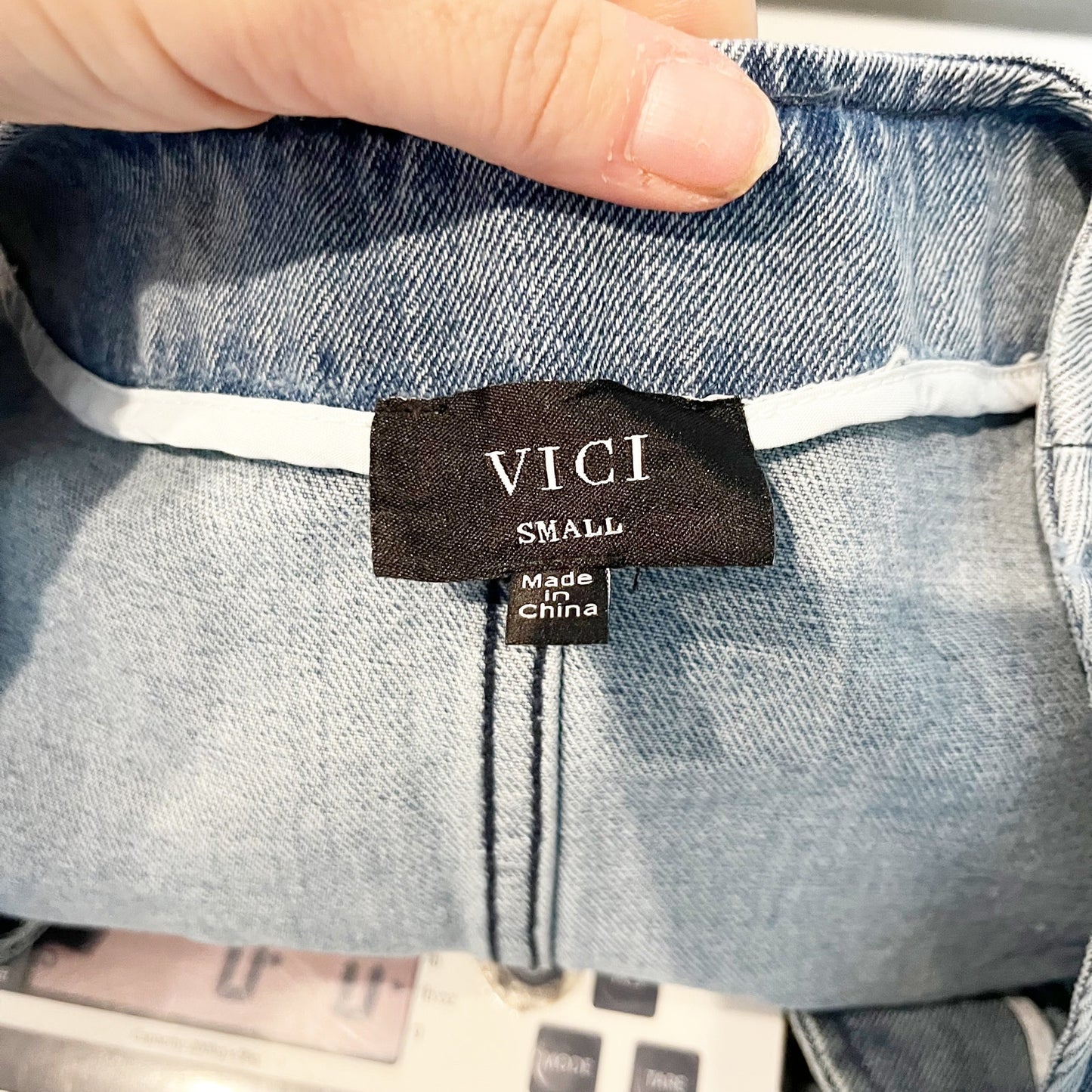 Vici Sweet Haze Cotton Blend V-Neck Medium Wash Denim Vest Blue Small