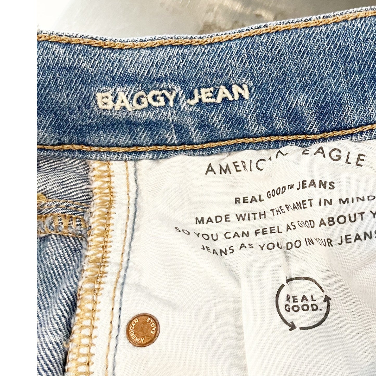 American Eagle Classic Cotton Denim Relaxed Tapered Baggy Jeans Powder Blue 00