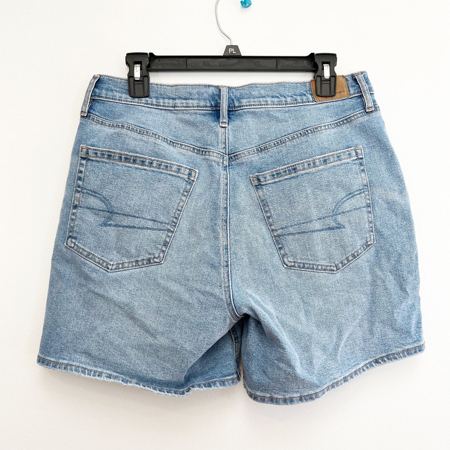 American Eagle High Rise Relaxed Jean Denim Light Wash Shorts Blue 8