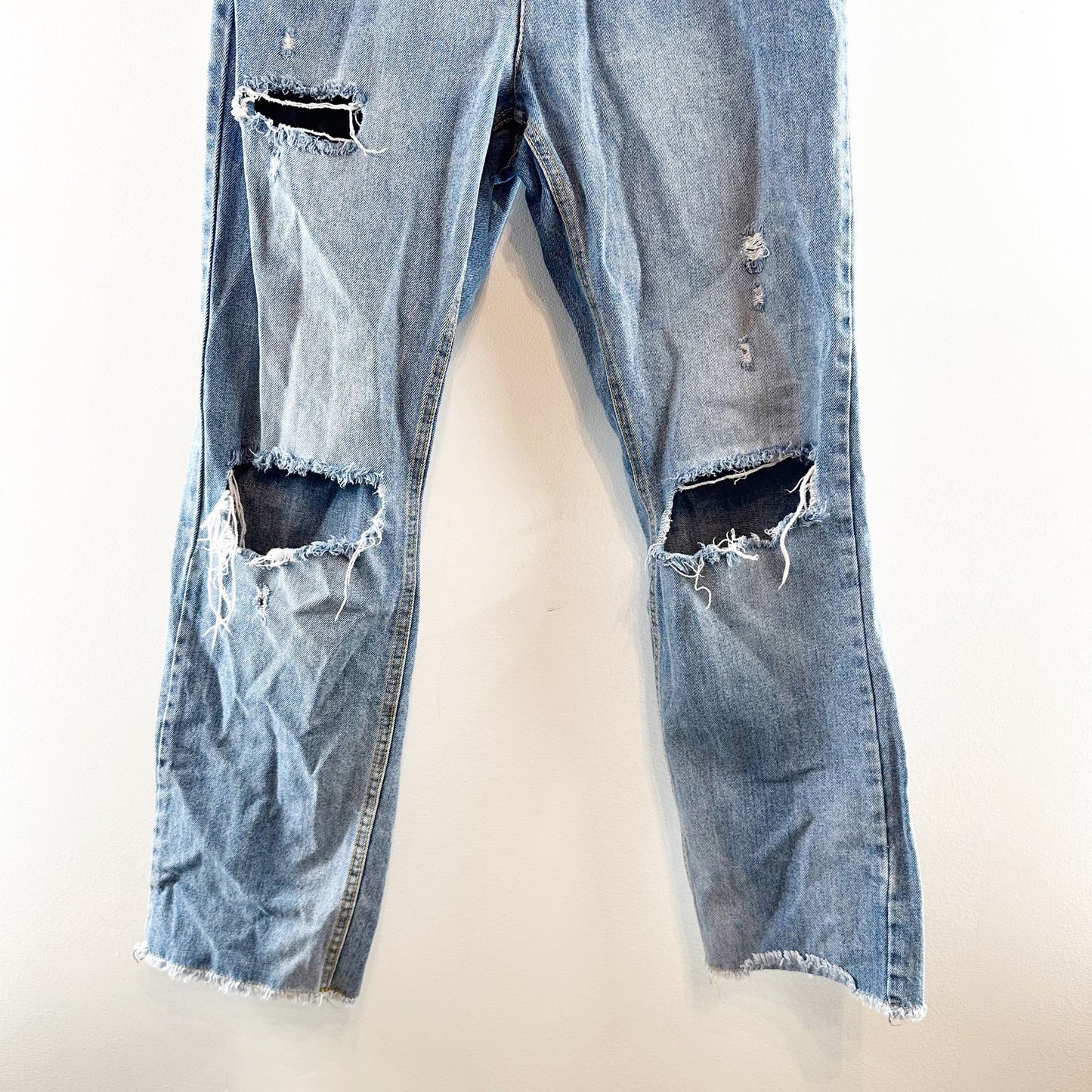 Avec Les Filles High Rise Straight Leg Cotton Distressed Blue Jeans 28 / 6