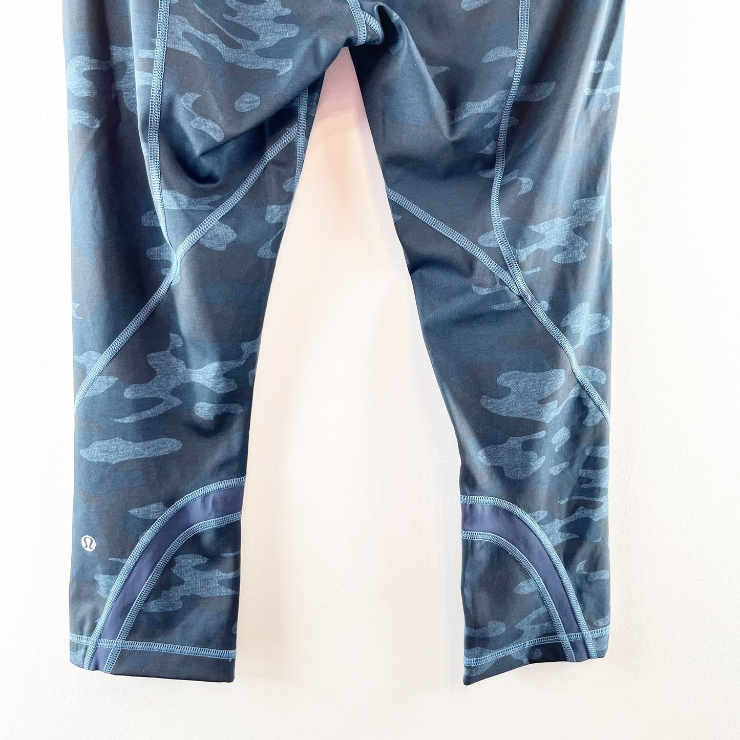 Lululemon Mid Rise Run Inspire Crop Camo Leggings Blue 8