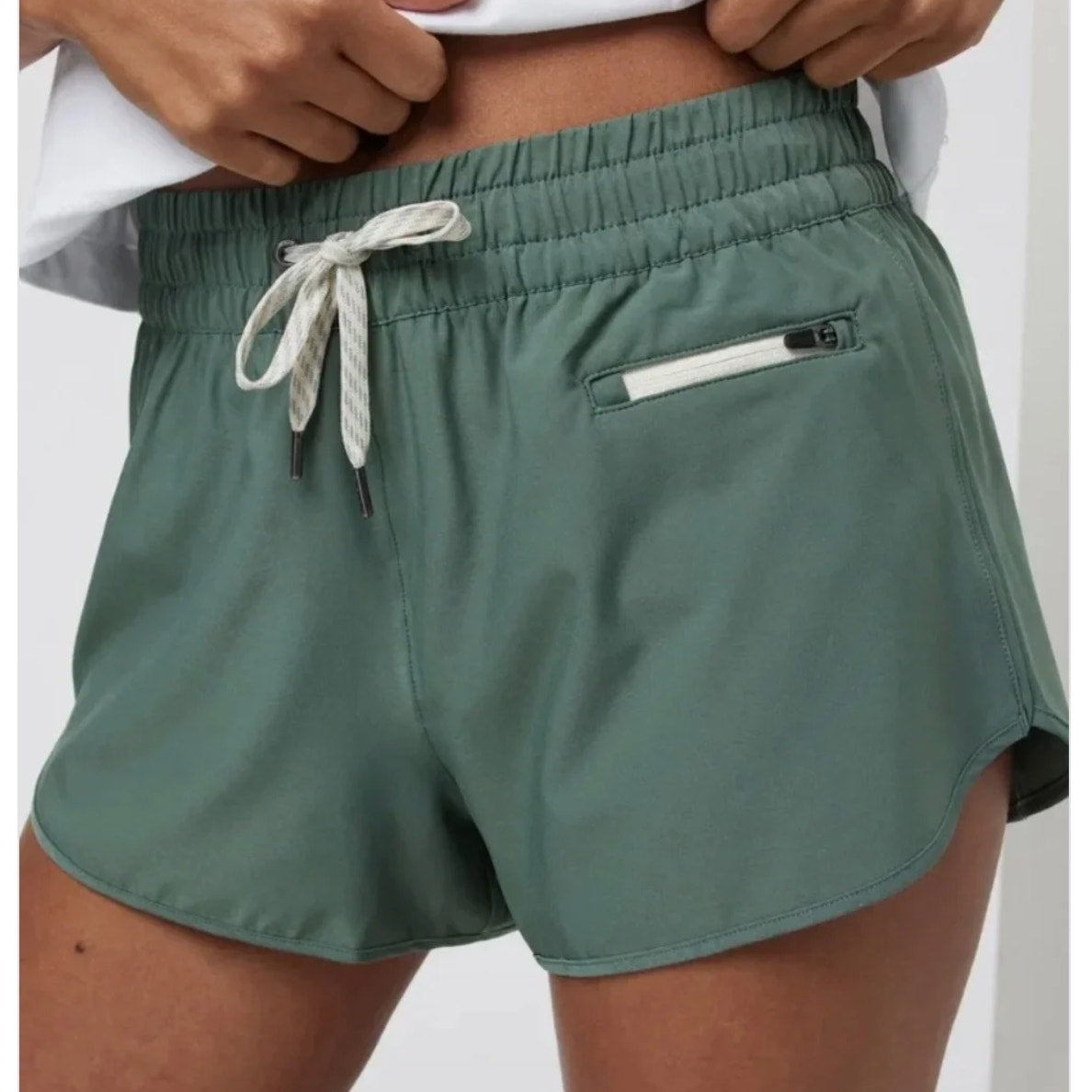 Vuori Clementine Lined Running Workout Shorts Green Medium