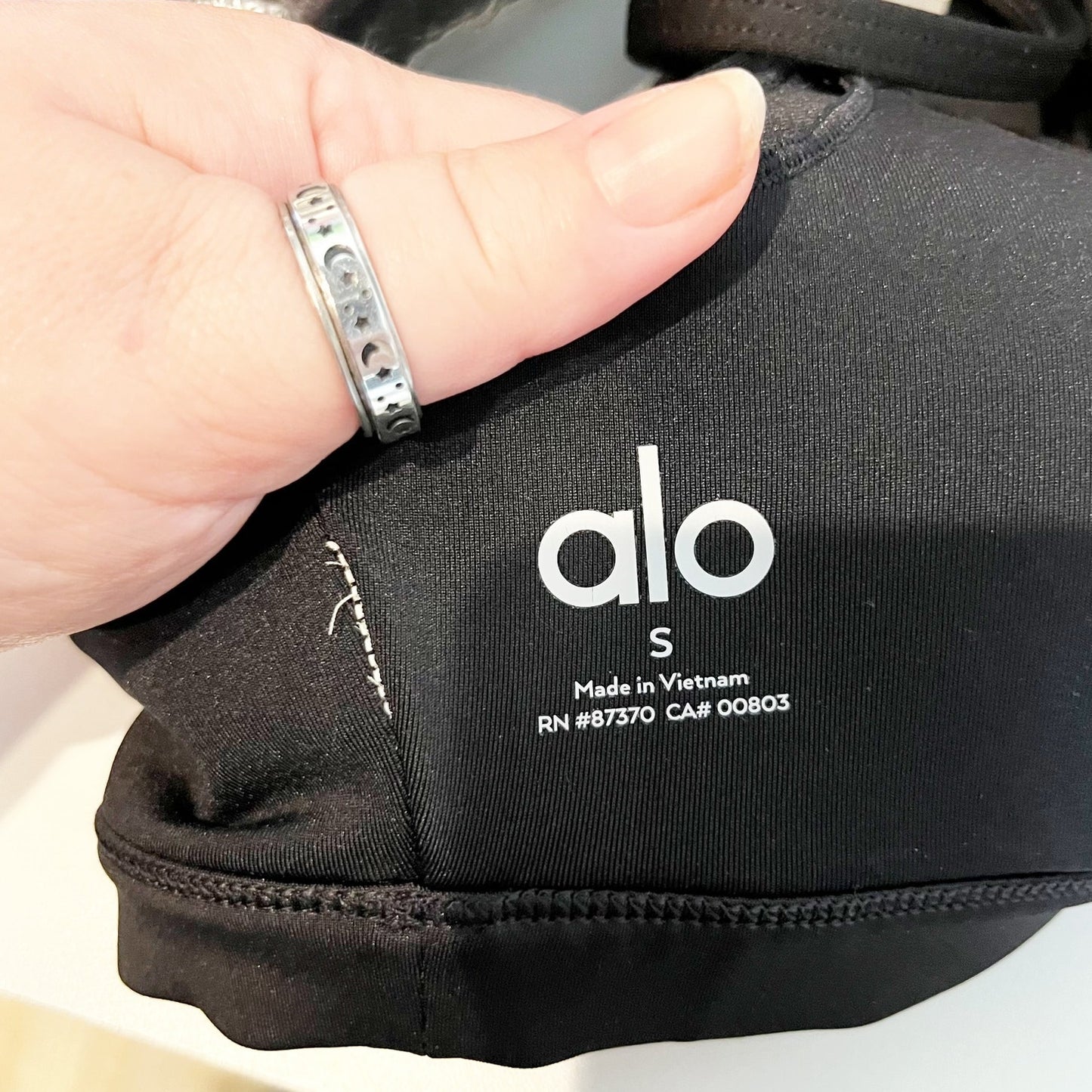 Alo Airlift Intrigue Sports Bra Black Small