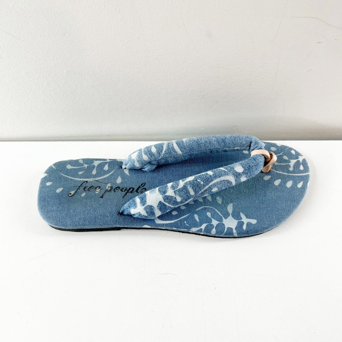 Free People Verdra Thong Flip Flop Sandals Bandana Print Blue 37.5 US 7