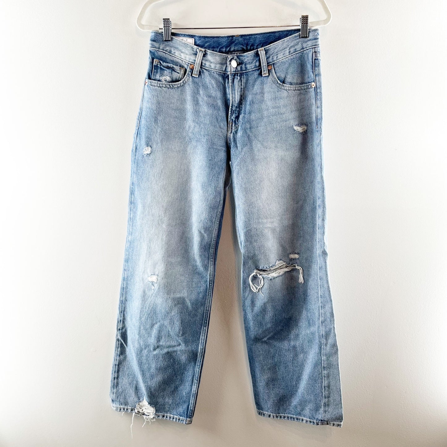 Gap Low Rise Distressed Denim Stride Wide-Leg Jeans Light Indigo Blue 27 / 4