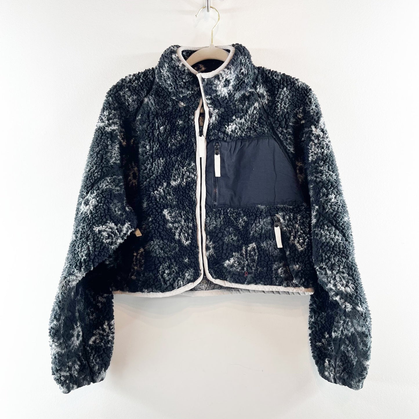 Pacsun Celestial Doodle Cropped Full Zip Sherpa Fleece Jacket Black White Medium