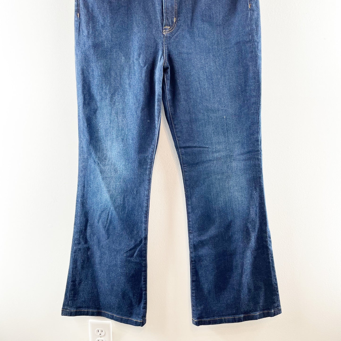 GAP High Rise 70s Flare Leg Jeans Dark Wash Blue 32 / 14