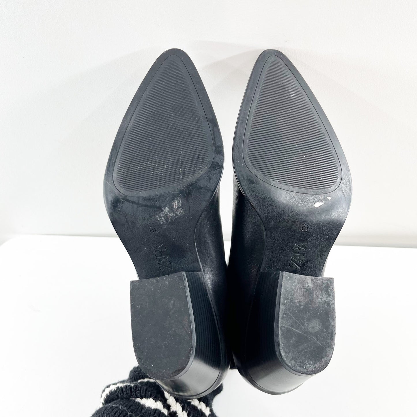 Zara V-Vamp Leather Pointed Toe Block Heel Ankle Booties Black 39 / 9