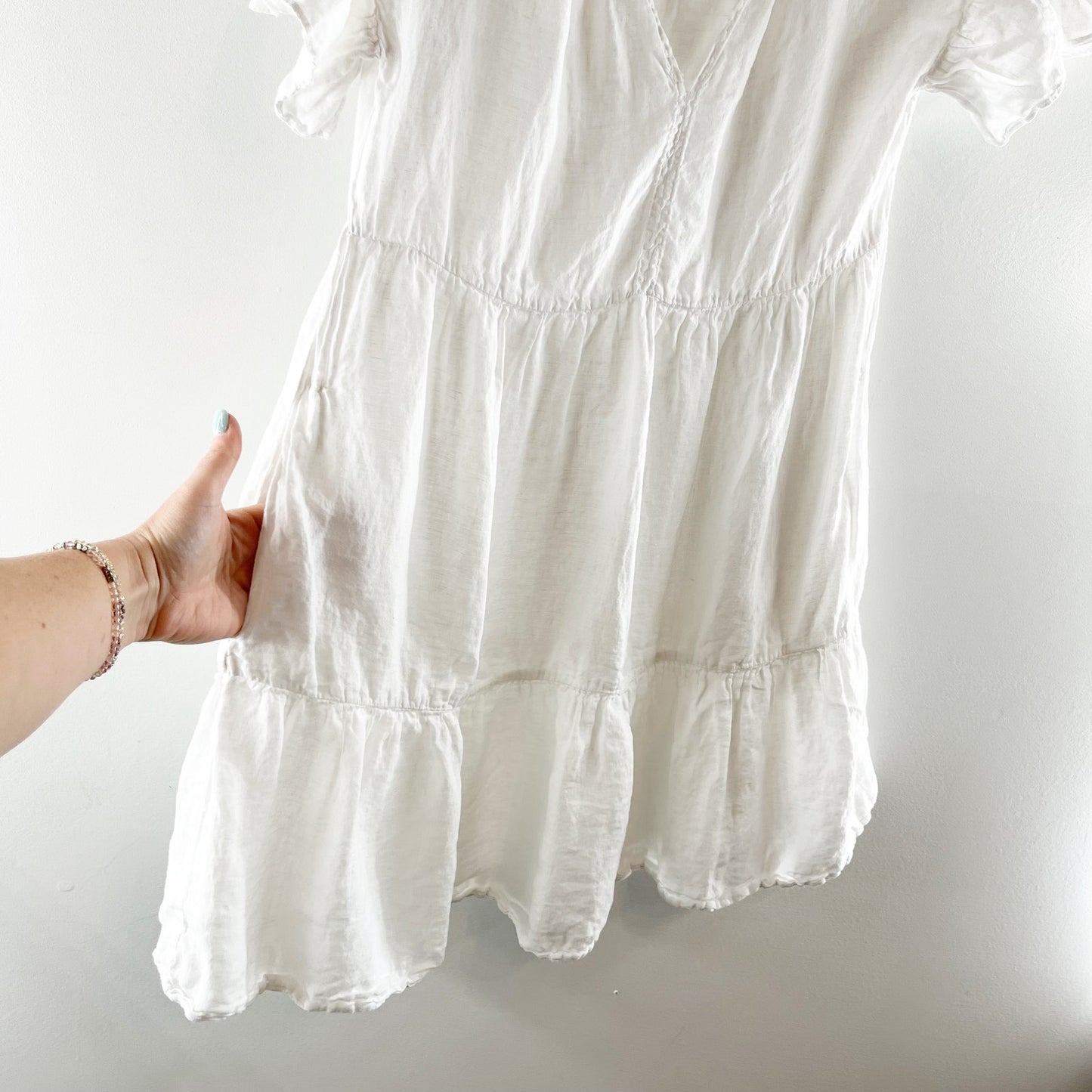 Velvet by Graham & Spencer Linen Flutter Sleeve V-Neck Tiered Mini Dress White S