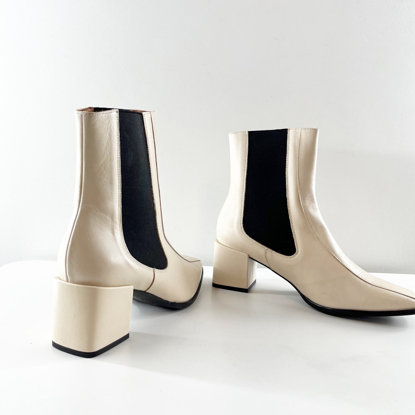 Angel Alarcon Pull On Square Toe Block Heel Chelsea Boots Cream 9