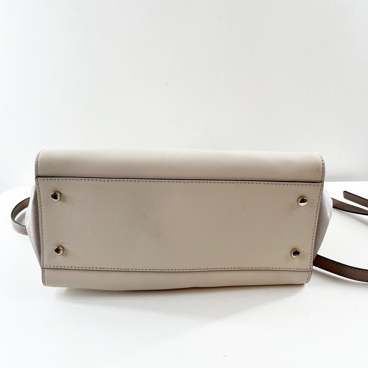 Kate Spade New York Pebble Cedar Street Hayden Handbag Crisp Linen Cement Gold