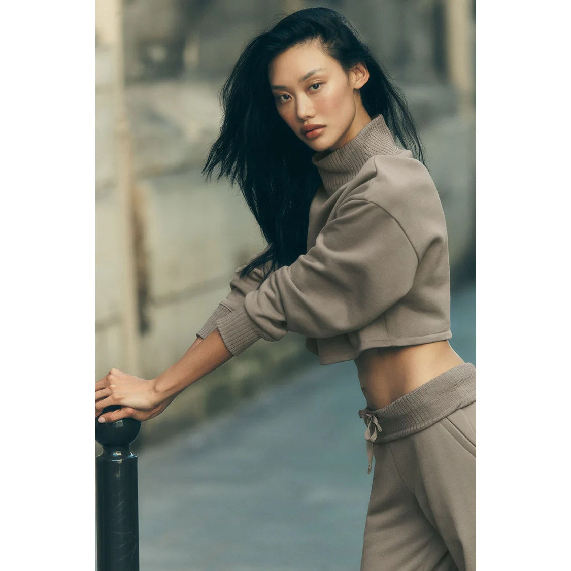 Alo Yoga Cropped Serenity Rib Mock Neck Boxy Coverup Sweatshirt Taupe XS