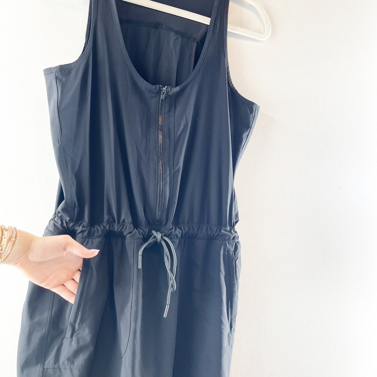 Athleta Expedition Sleeveless Hiking Climbing Mini Tank Dress Skort Black 10