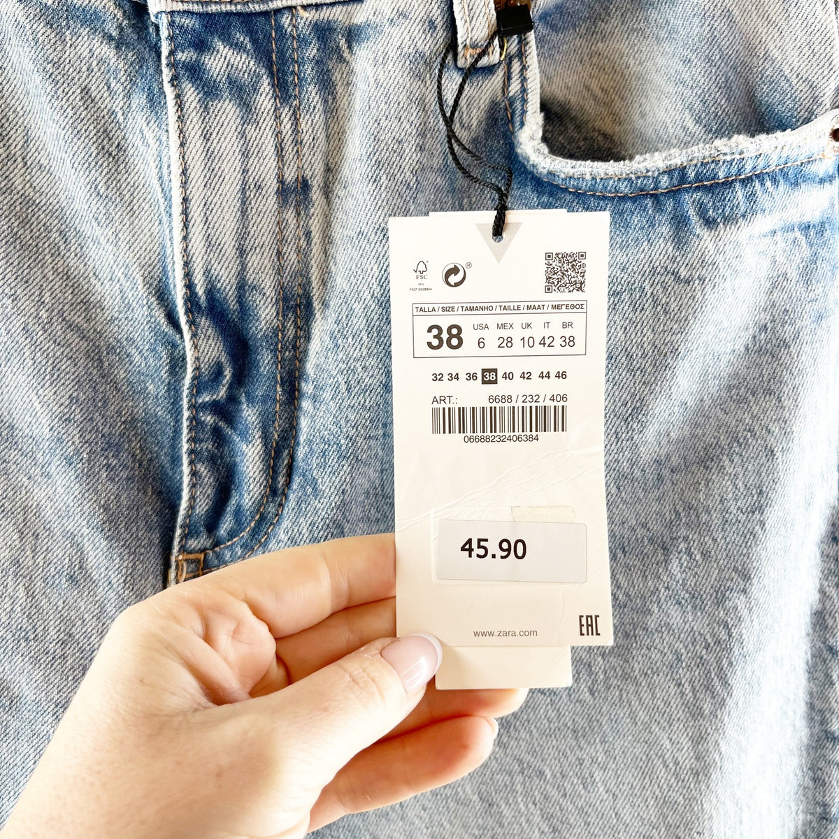 ZARA High Rise Slim Fit Ankle Mom Jeans Light Wash Blue 6