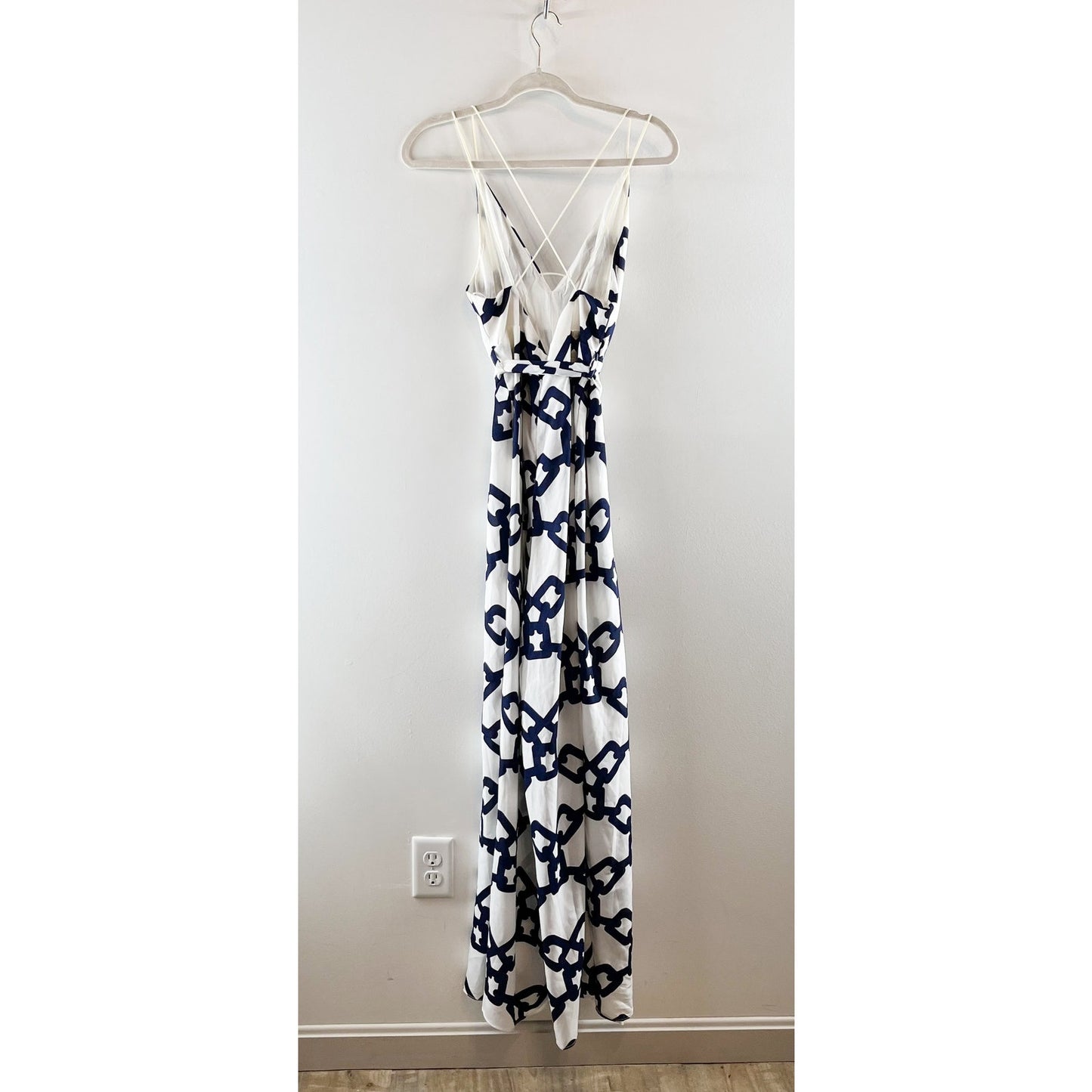 Luxxel Printed V Neck Strappy Back Belted Wide Leg with Slit Jumpsuit White Med