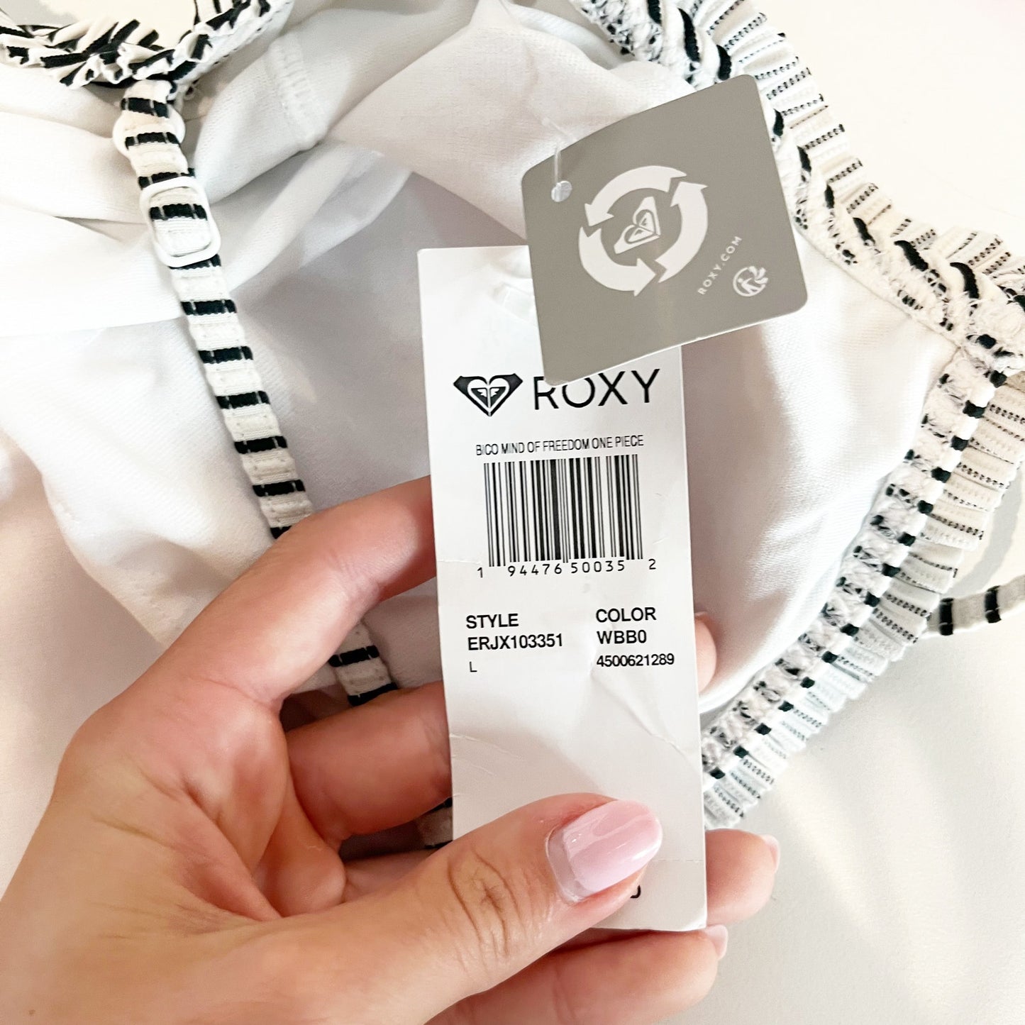 Roxy Bico Mind of Freedom Striped Ribbed One Piece Swimsuit White Black Large