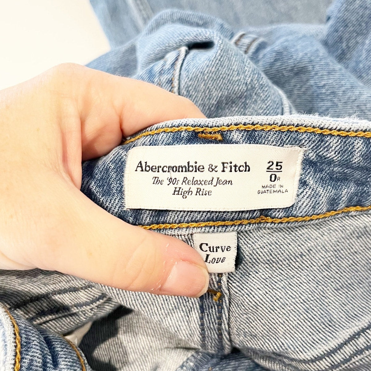 Abercrombie The 90s Relaxed Jeans Curve Love Straight Leg Blue 25