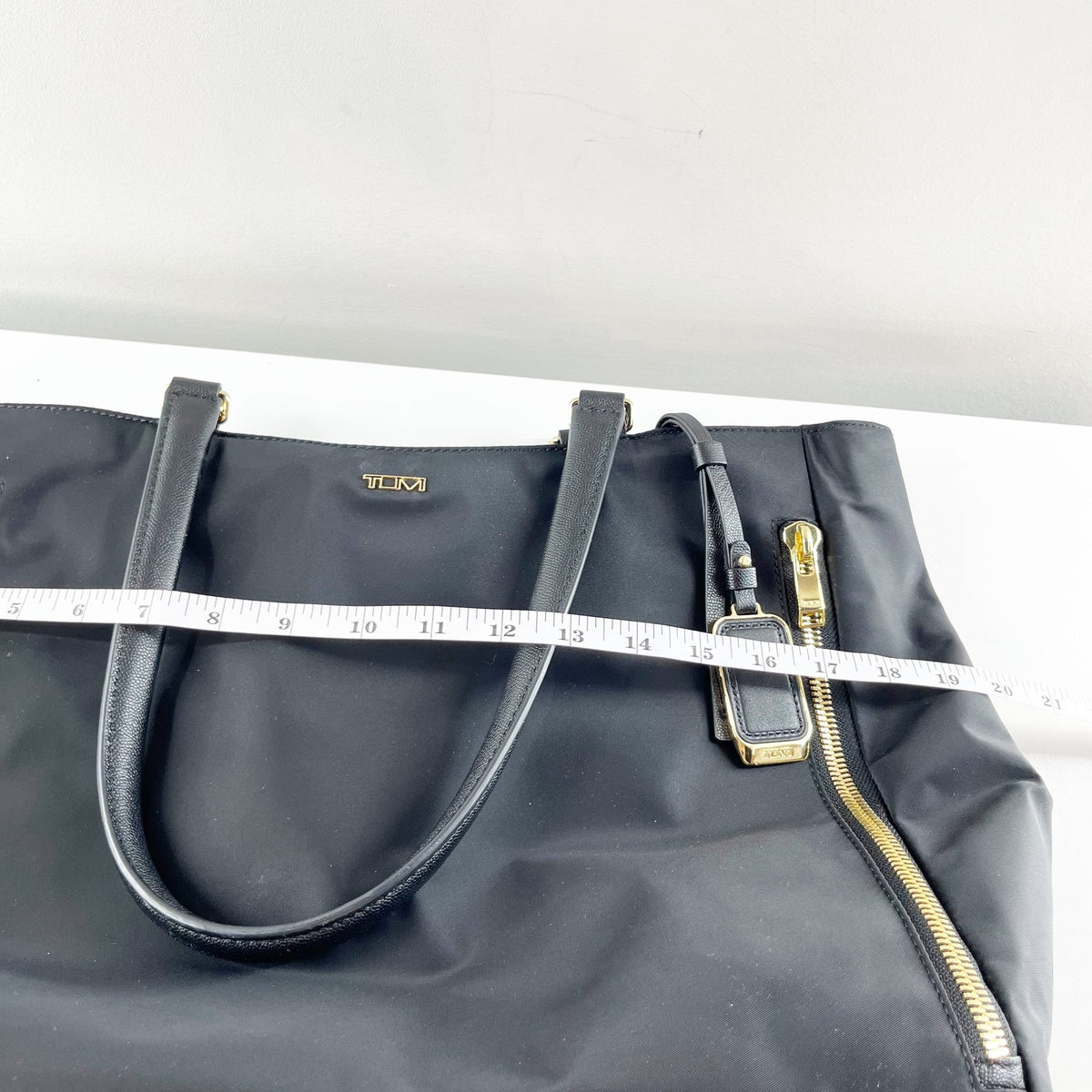 TUMI Voyageur Valetta Large Double Shoulder Strap Tote Caryall Black Gold