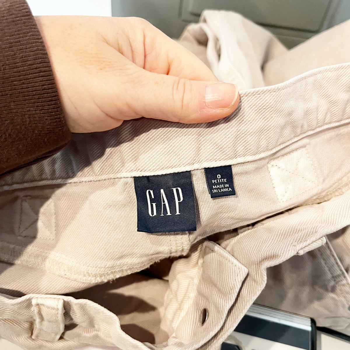 GAP Low Rise '90s Loose Double-Knee Carpenter Pants Cobblestone Beige 0 Petite