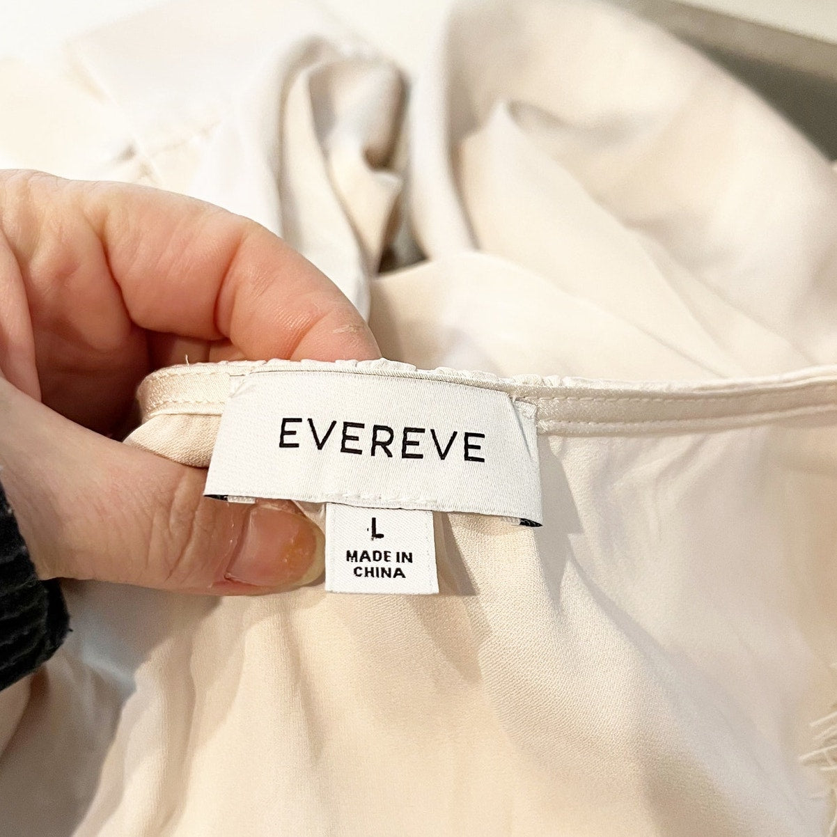 Evereve Ariella Lace Trim Long Sleeve Button Up Satin Blouse Top Champagne Large