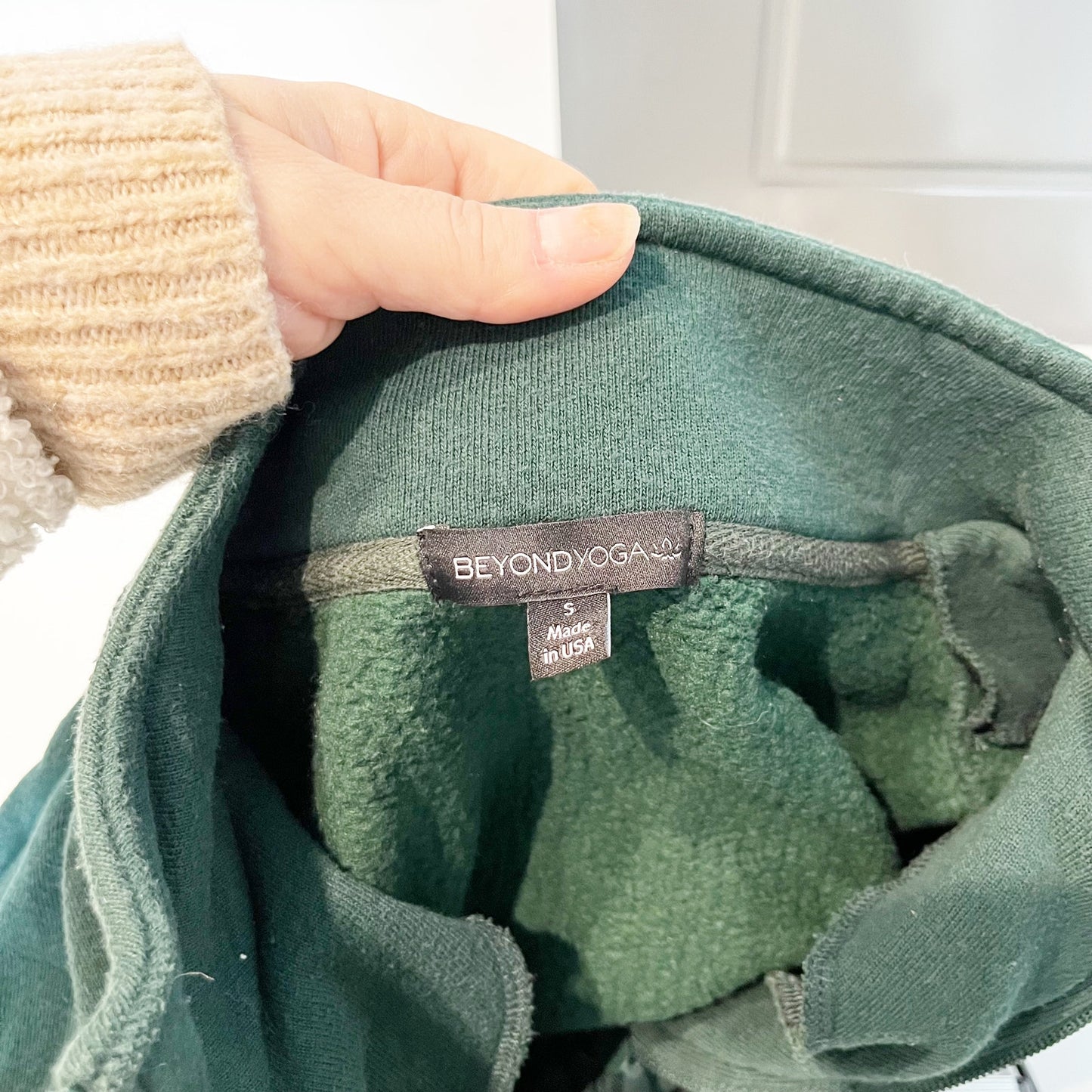 Beyond Yoga Long Sleeve 1/4 Zip Recharge Pullover Sweatshirt Forest Green Small