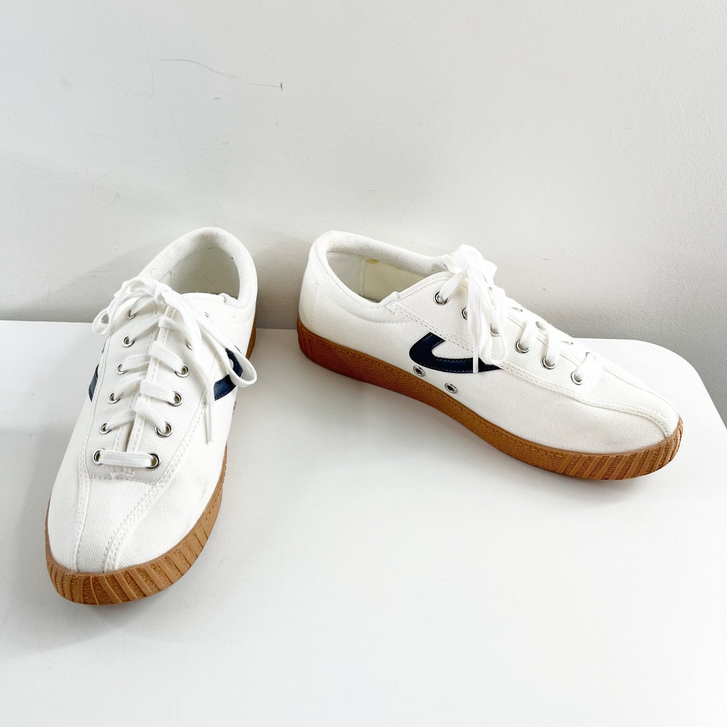 Tretorn Nylite Canvas Lace Up Low Top Sneakers White Navy Blue Gum 8