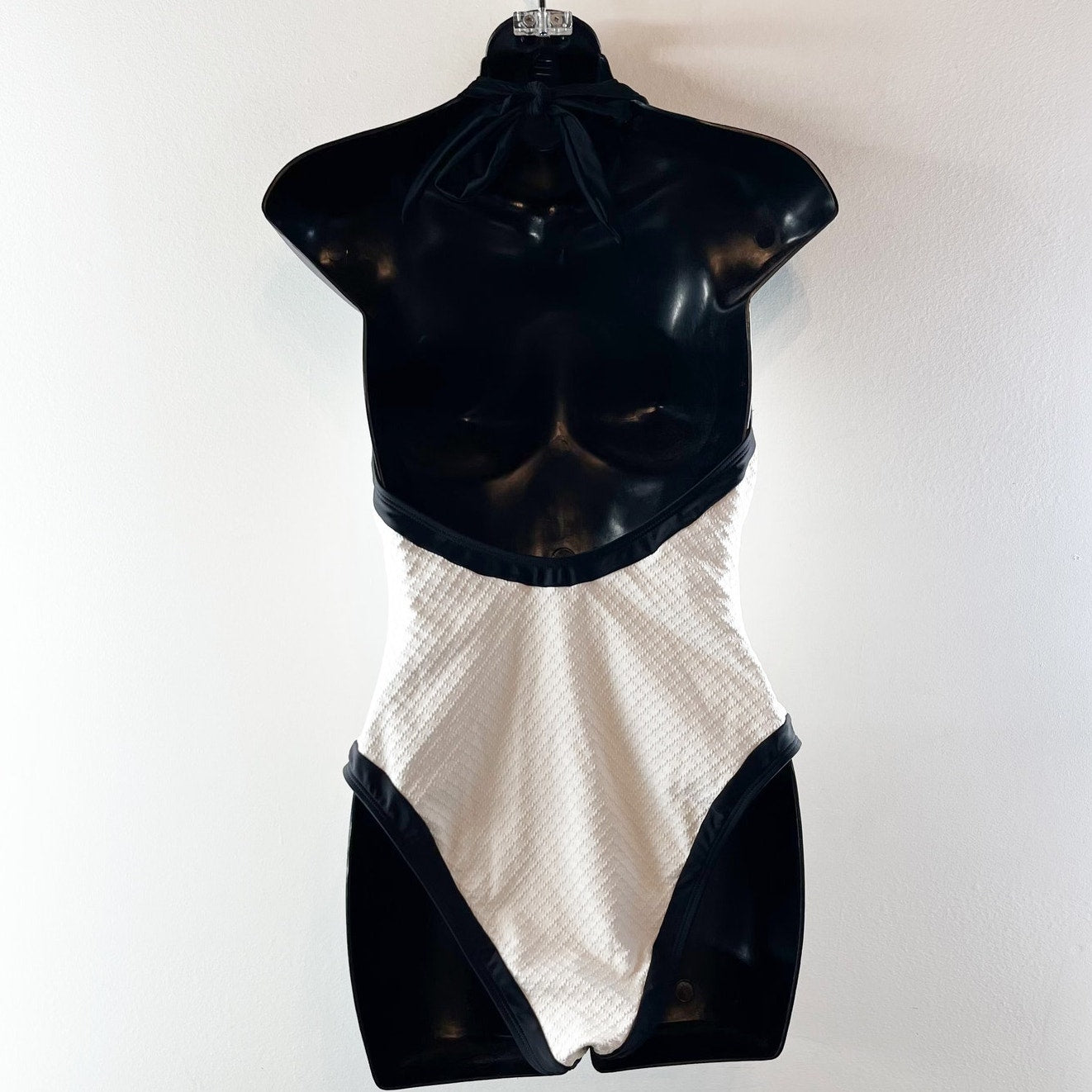 Cupshe Bon Voyage Textured V Neck One-Piece Halter Swimsuit White Black Medium