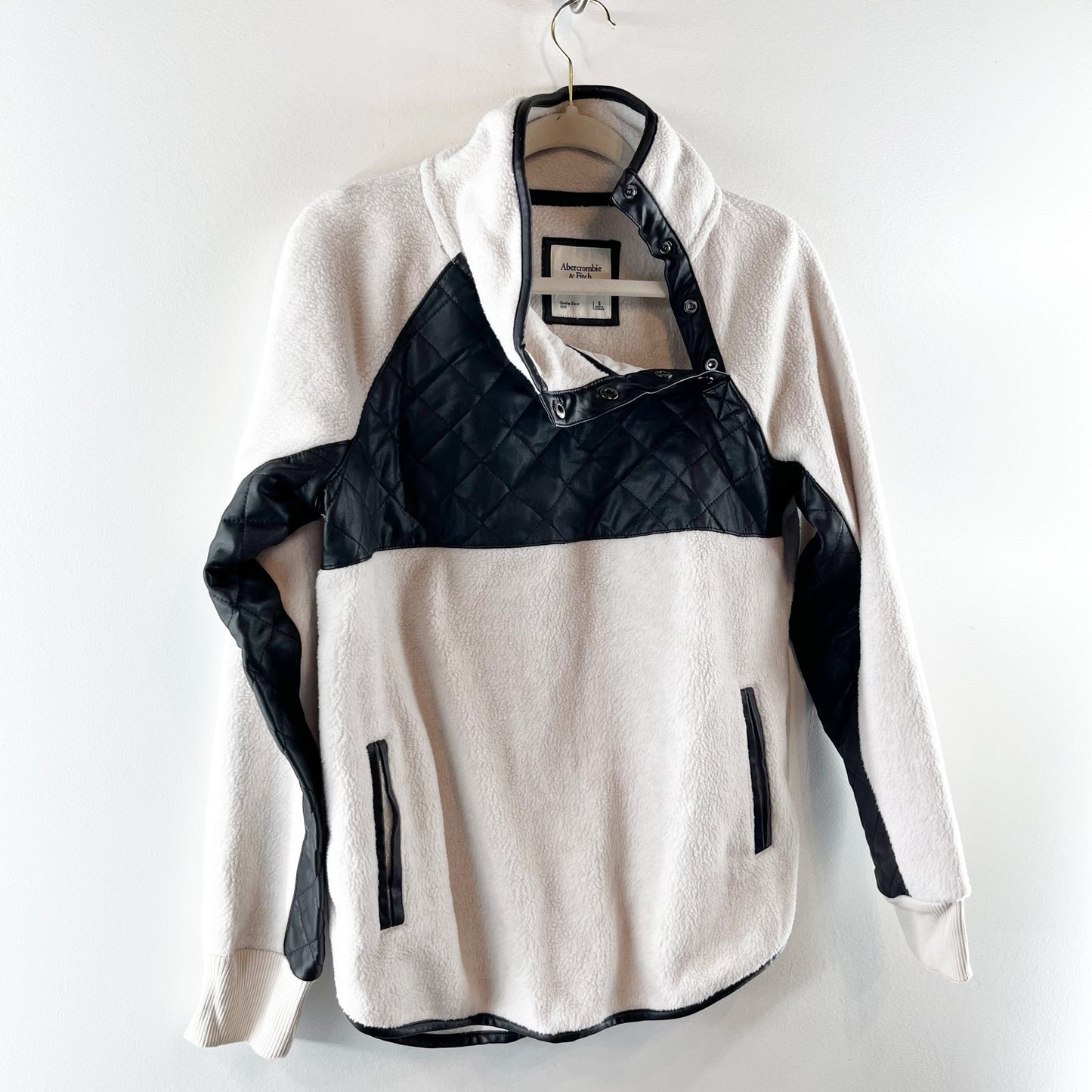 Abercrombie & Fitch Asymmetrical Snap Fleece Jacket White Black Small