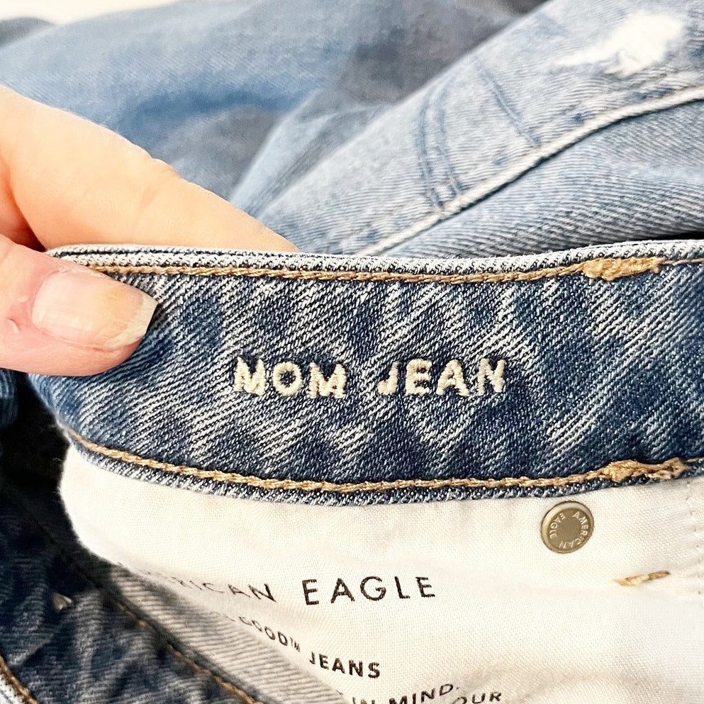 American Eagle High Rise Distressed Busted Knees Mom Jeans Blue 8