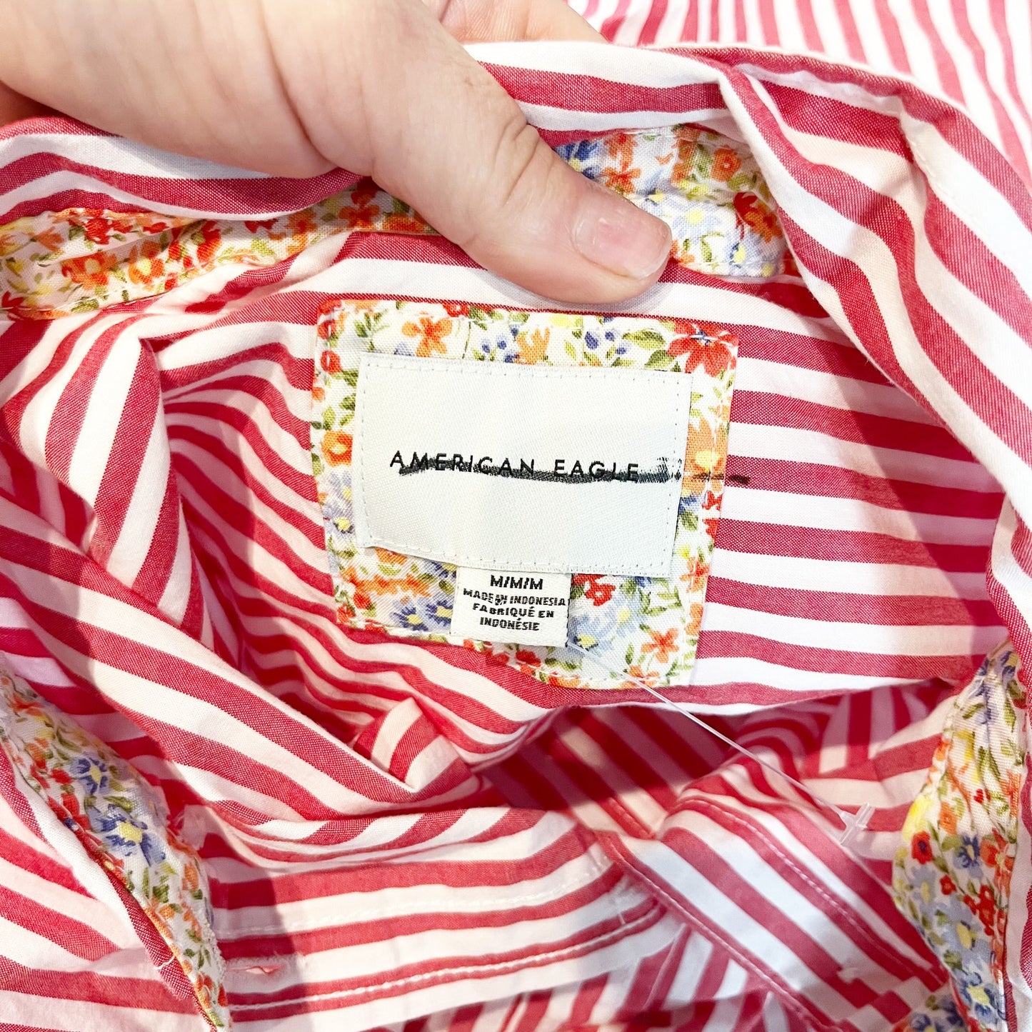 American Eagle Long Sleeve Cropped Button Up Cotton Poplin Top Red White Medium