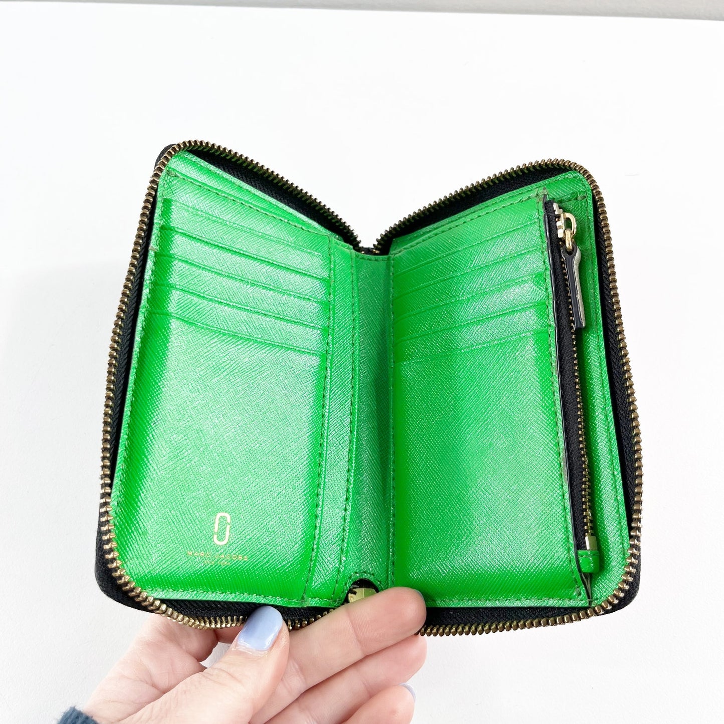 Marc Jacobs Mini Compact Leather Snapshot Zip Around Wallet Black Pink
