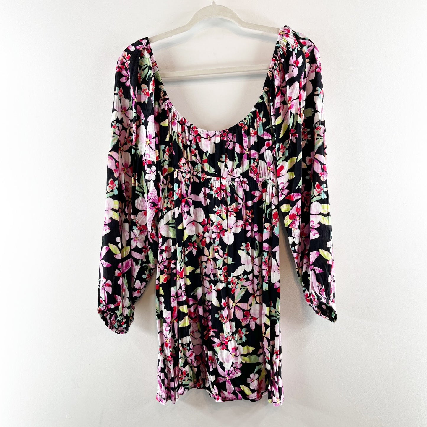 Roxy Long Sleeve V Neck Floral Sweetest Shores Mini Dress Black Pink Medium